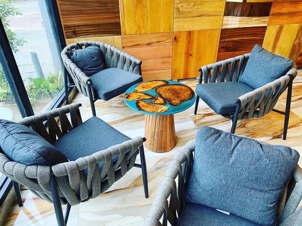 Murex Plaza Hotel & Suites 몬로비아 외부 사진