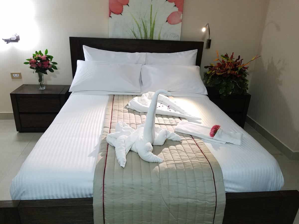 Murex Plaza Hotel & Suites 몬로비아 외부 사진
