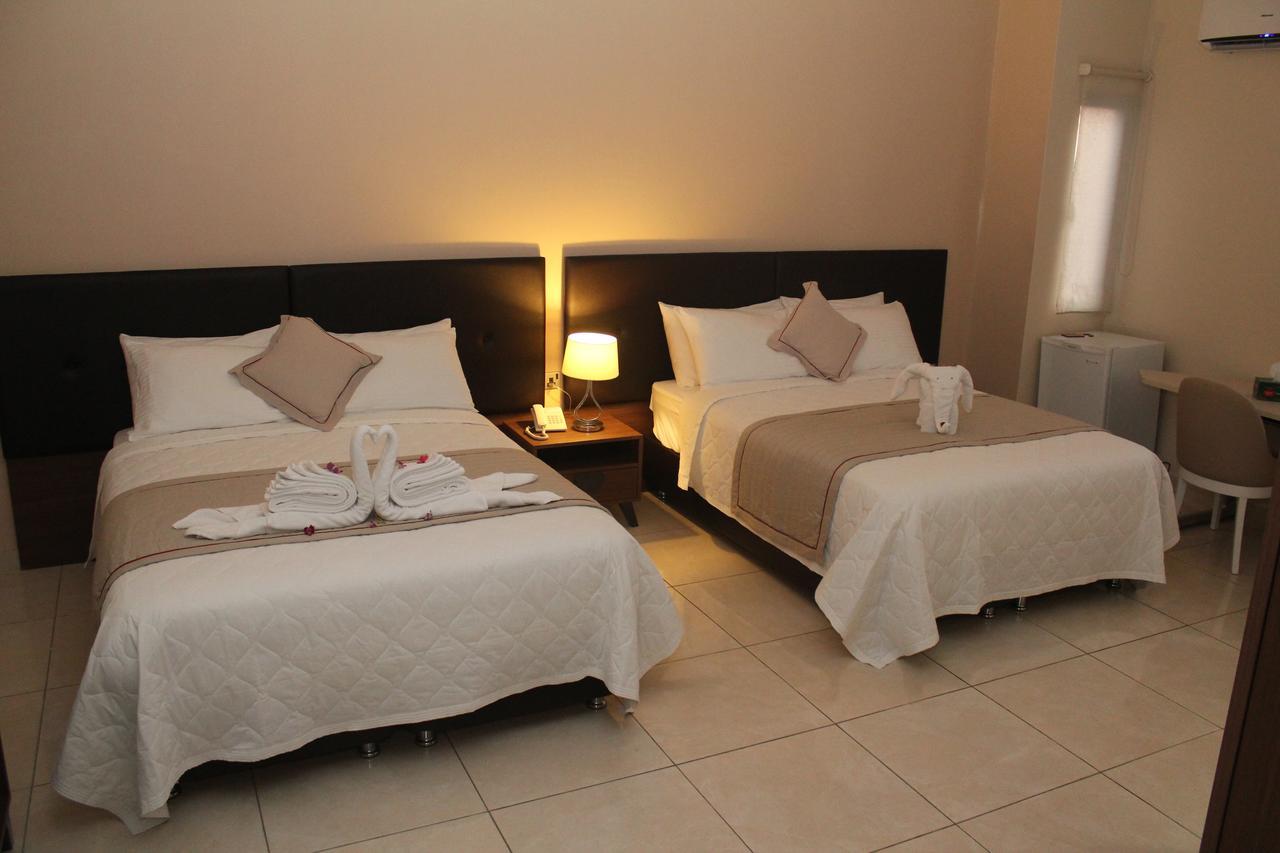 Murex Plaza Hotel & Suites 몬로비아 외부 사진