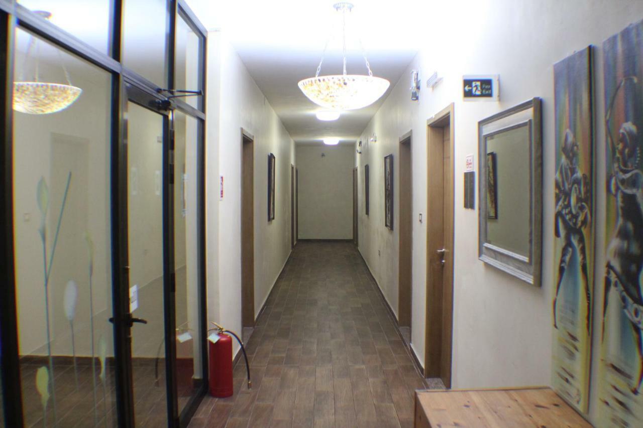 Murex Plaza Hotel & Suites 몬로비아 외부 사진
